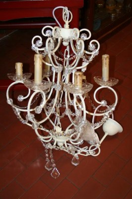 lampadario a gocce in ferro bianco a 6 luci